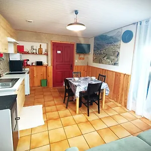 https://charmant-petit-gite.midi-pyreneeshotels.com